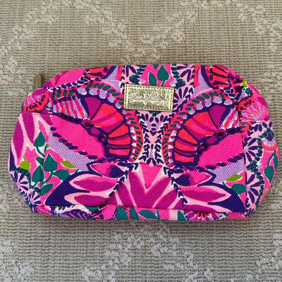NIB GWP Lilly Pulitzer Cosmetic Pouch / She’s Too Fly Engineered - Picture 1 of 5
